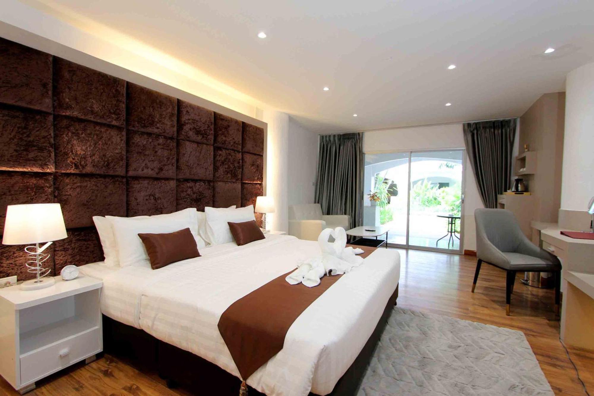 Hotel Pooh & 5*